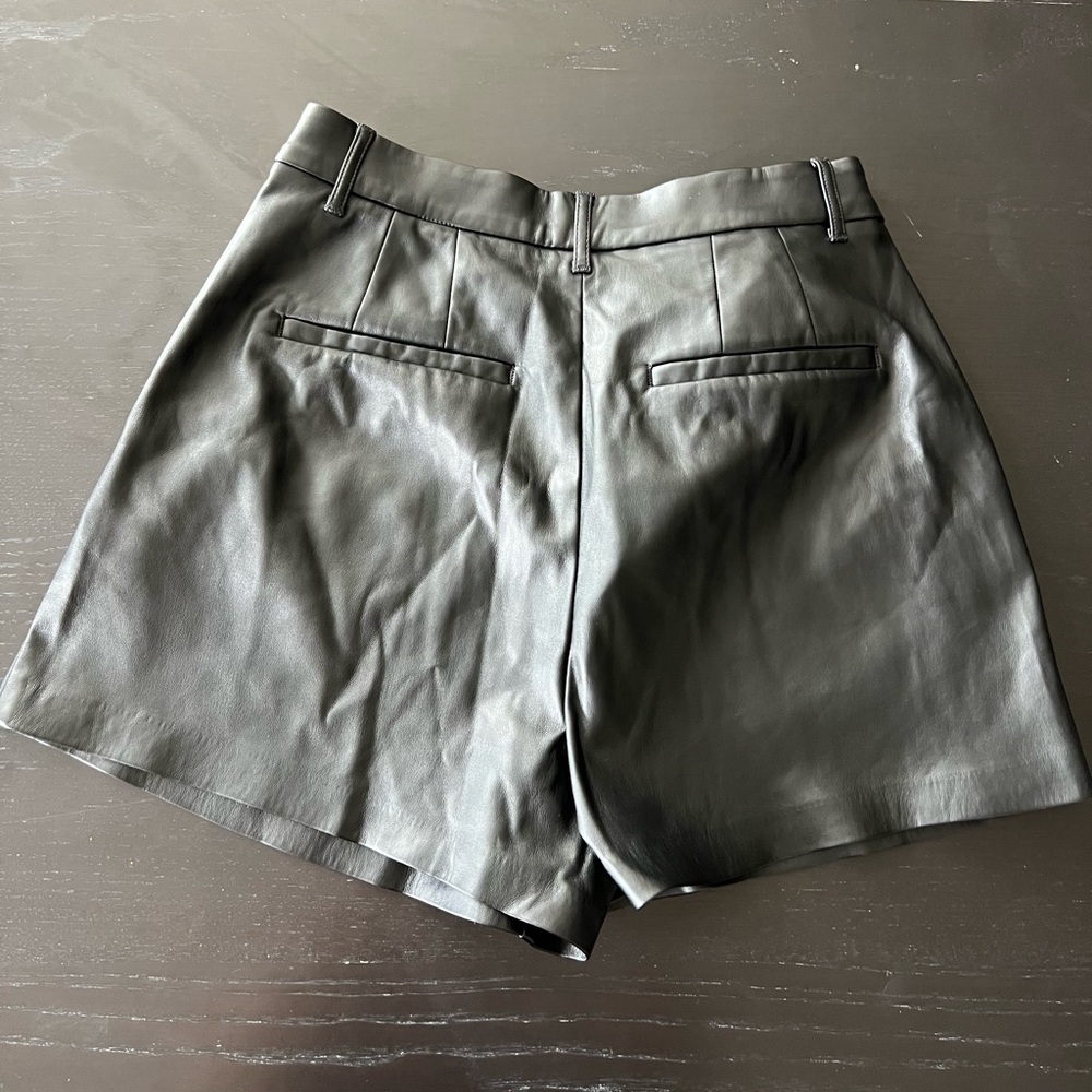 HIGH RISE LEATHER SHORTS - Picture 4 of 4